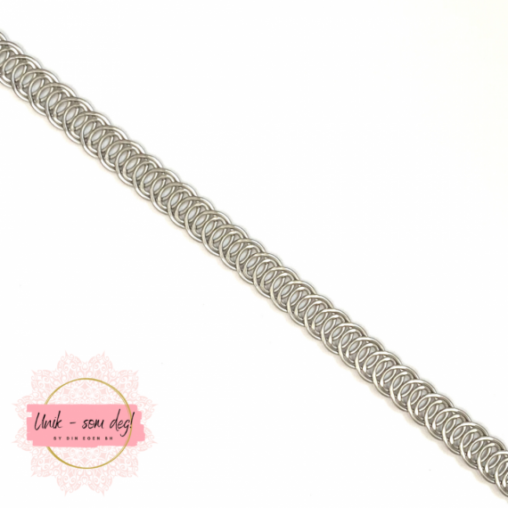 Metall spiler