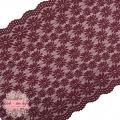 Blonde 29 cm - wine med blomster
