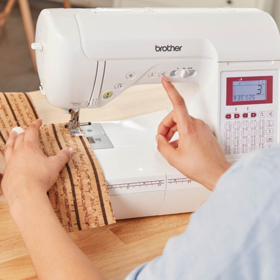 Innov-is F410 sy- og quiltemaskin