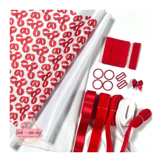 BH-sett med mønster - rød munn