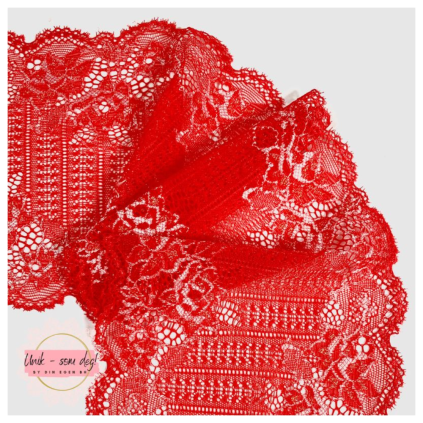 Blonde 16 cm - Rød med hvit pynt